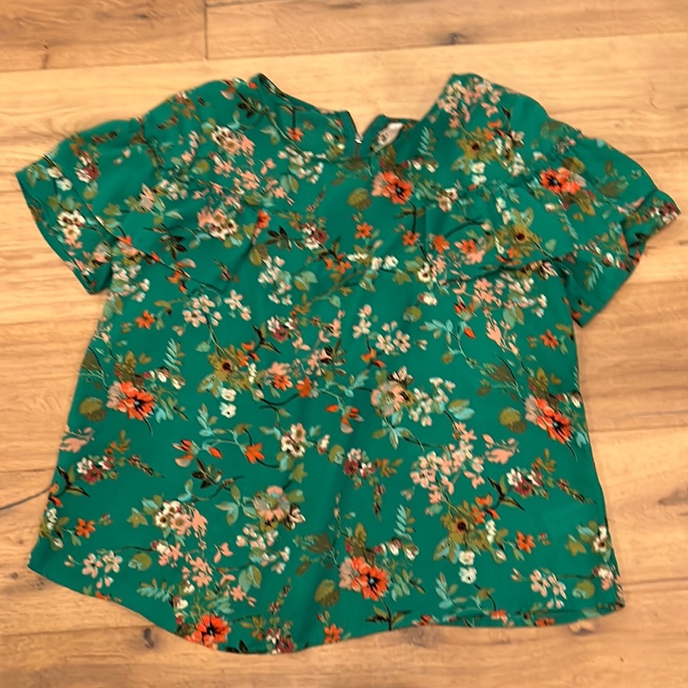 Flowery green top